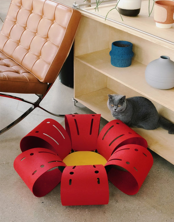 FLOWER DEN