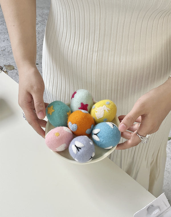 WOOL FELT SURPRISE EGG CAT TOY SET