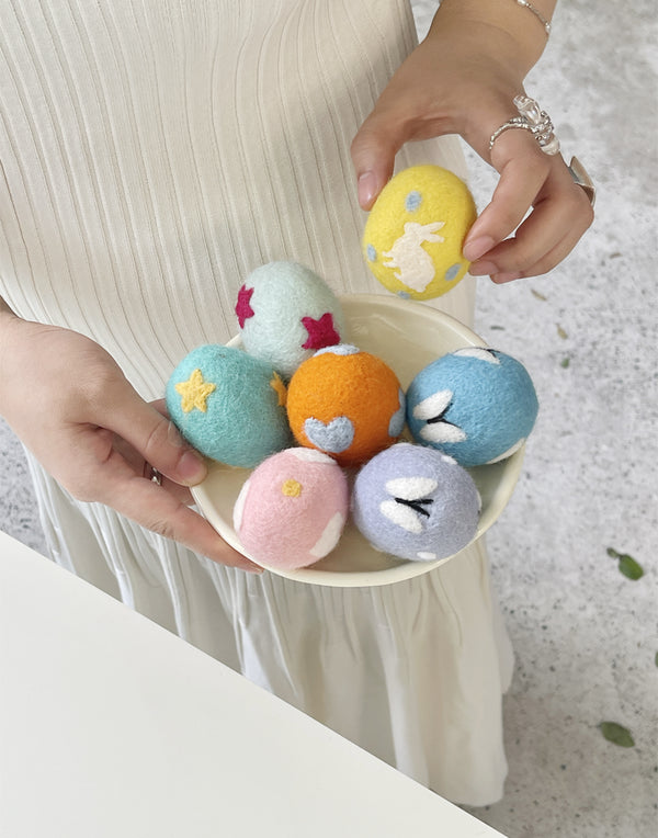 WOOL FELT SURPRISE EGG CAT TOY SET