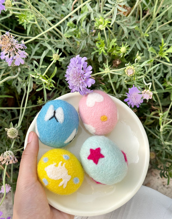 WOOL FELT SURPRISE EGG CAT TOY SET
